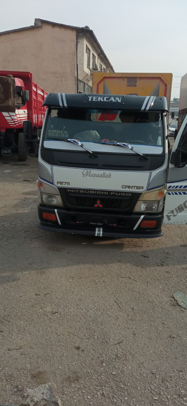 Mitsubishi 711 Öncam Güneşlik