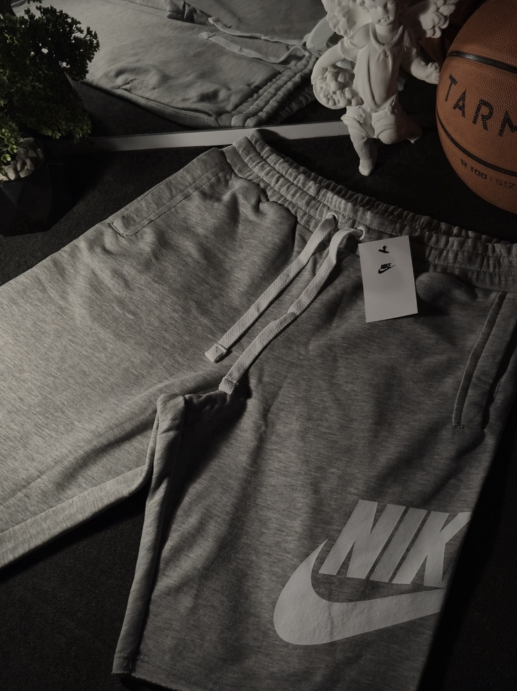 Nike ‘SWOOSH’ Short Gri