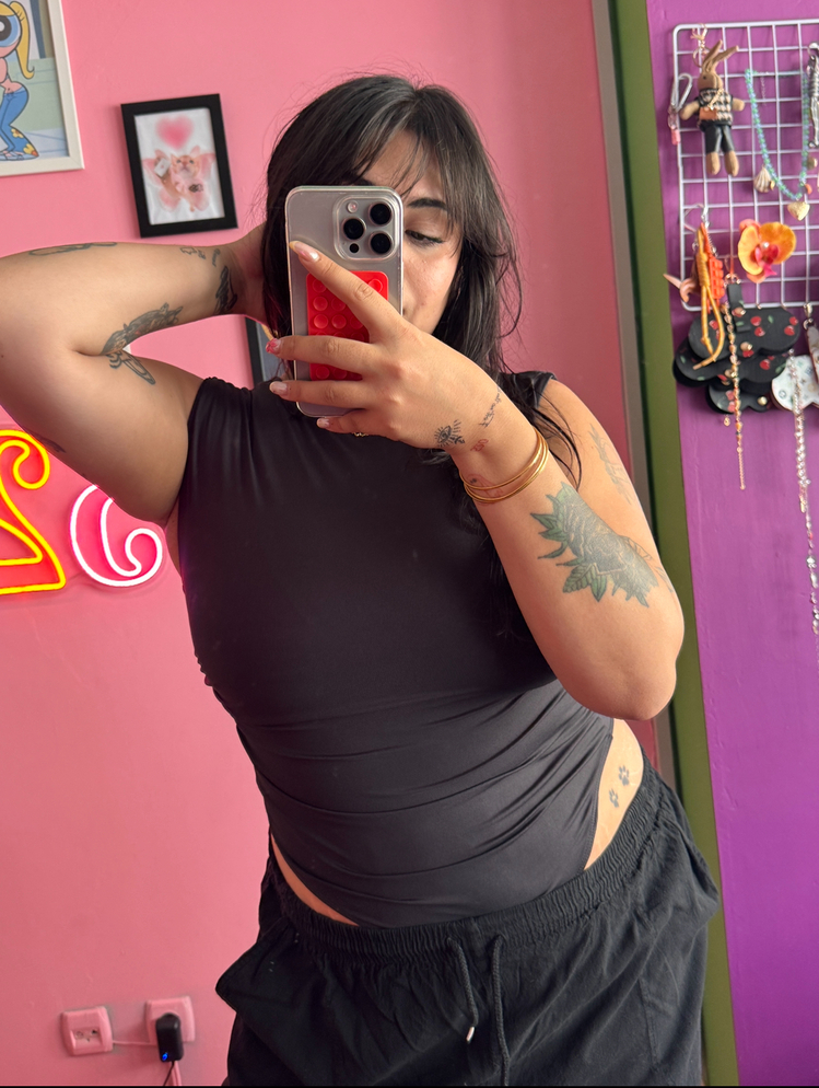 SİYAH YANI BÜZGÜLÜ  BODY 