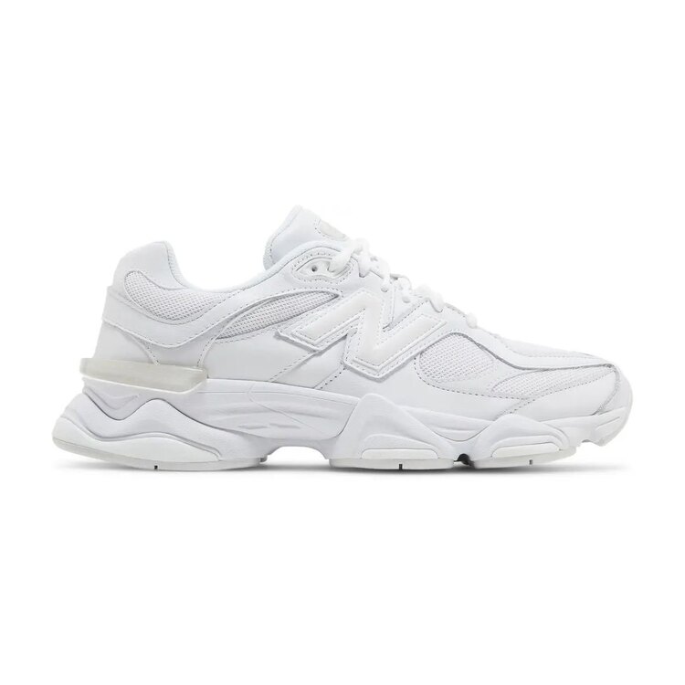 New Balance 9060 Triple White ( DAR KALIP 1 BEDEN BÜYÜK ALINIZ )