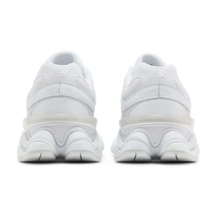 New Balance 9060 Triple White ( DAR KALIP 1 BEDEN BÜYÜK ALINIZ )