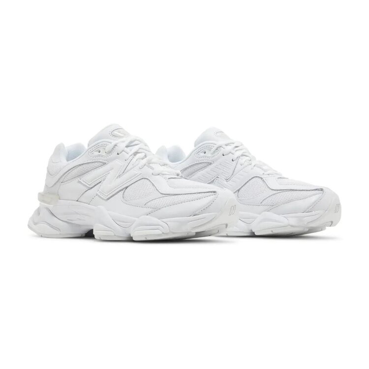 New Balance 9060 Triple White ( DAR KALIP 1 BEDEN BÜYÜK ALINIZ )