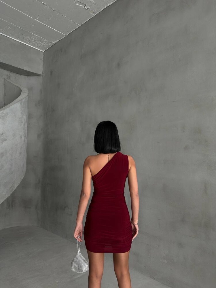 Omuz Aksesuar Detaylı Bordo Elbise ✨
