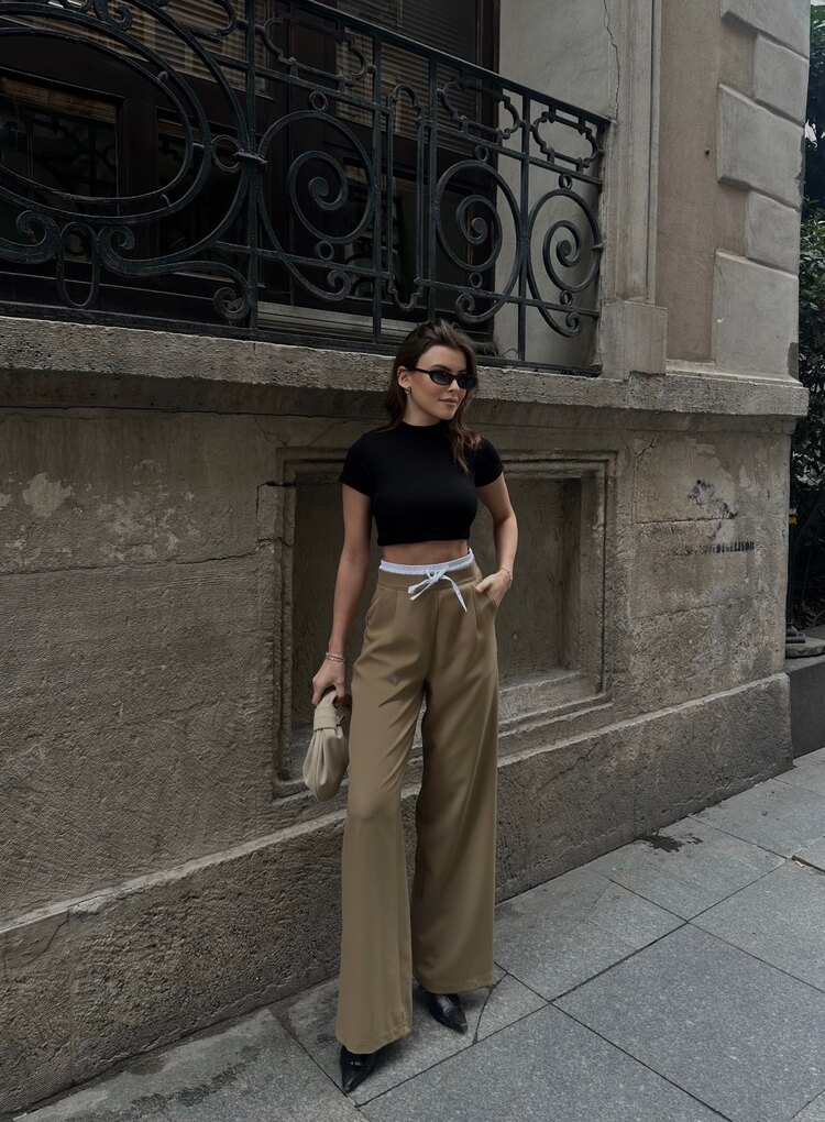 Bel Detaylı Düz Kesim Pantolon ✨