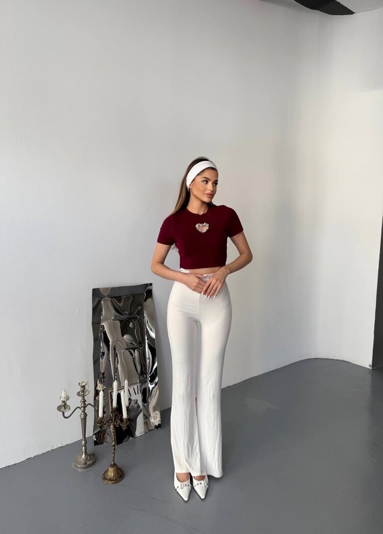 Önü Kalp Aksesuarlı Crop ✨