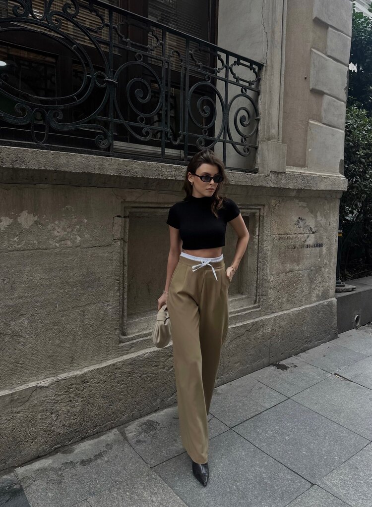 Bel Detaylı Düz Kesim Pantolon ✨