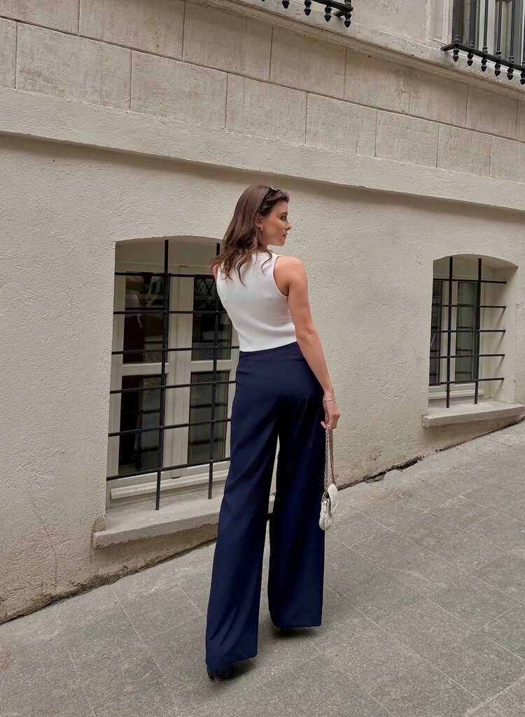 Bel Detaylı Düz Kesim Pantolon ✨