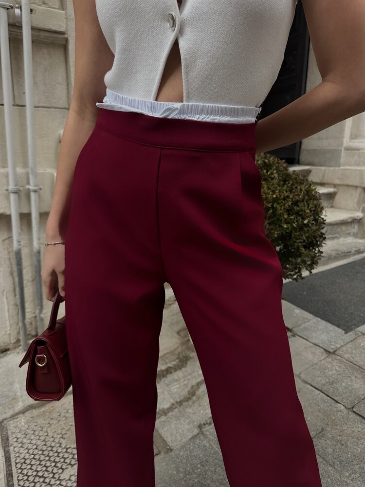 Bel Detaylı Düz Kesim Pantolon ✨