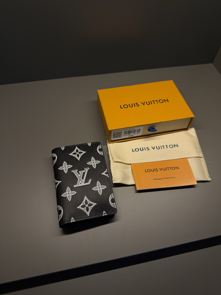 LUIUA VUITTON KARTLIK
