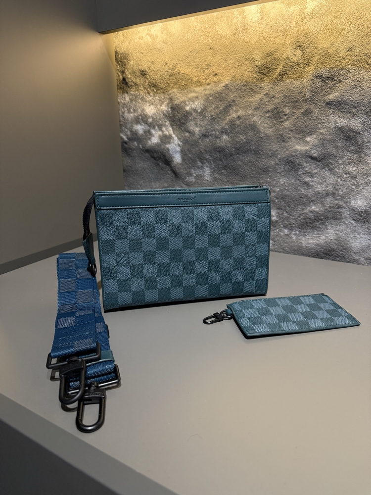 LOUIS VUITTON ÇANTA 