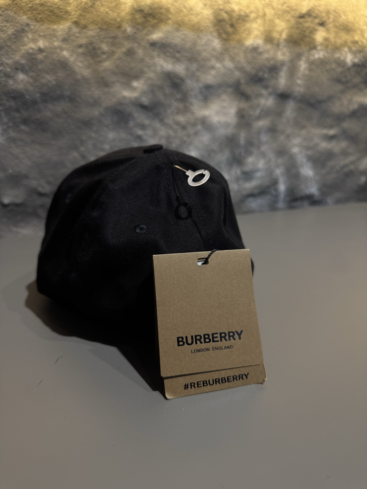 BURBERRY ŞAPKA