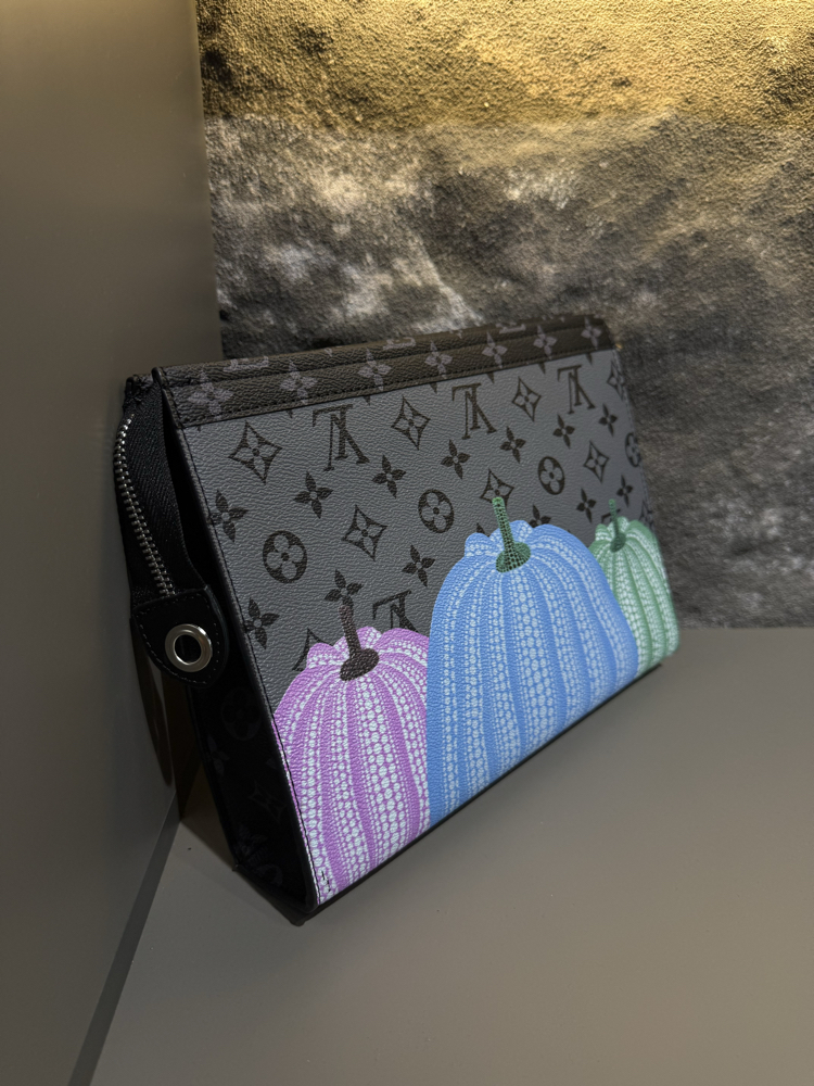 LOUIS VUITTON EL ÇANTASI