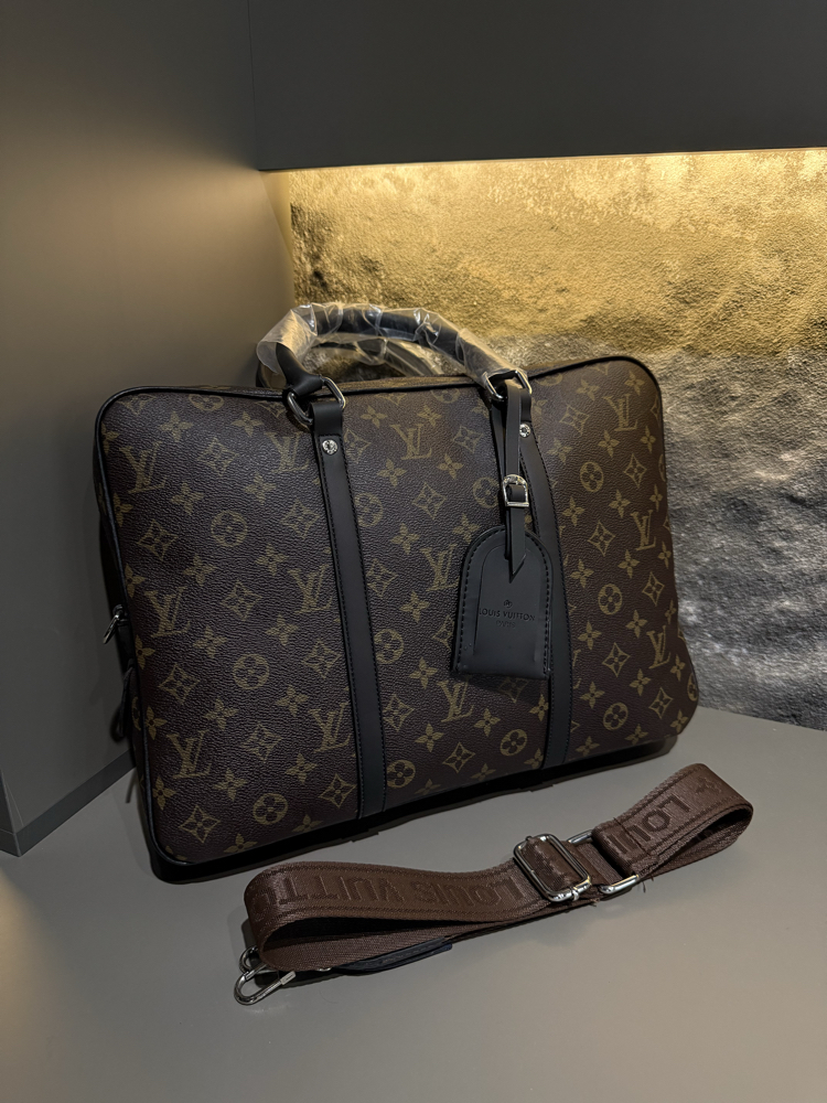 LOUIS VUITTON LAPTOP ÇANTASI