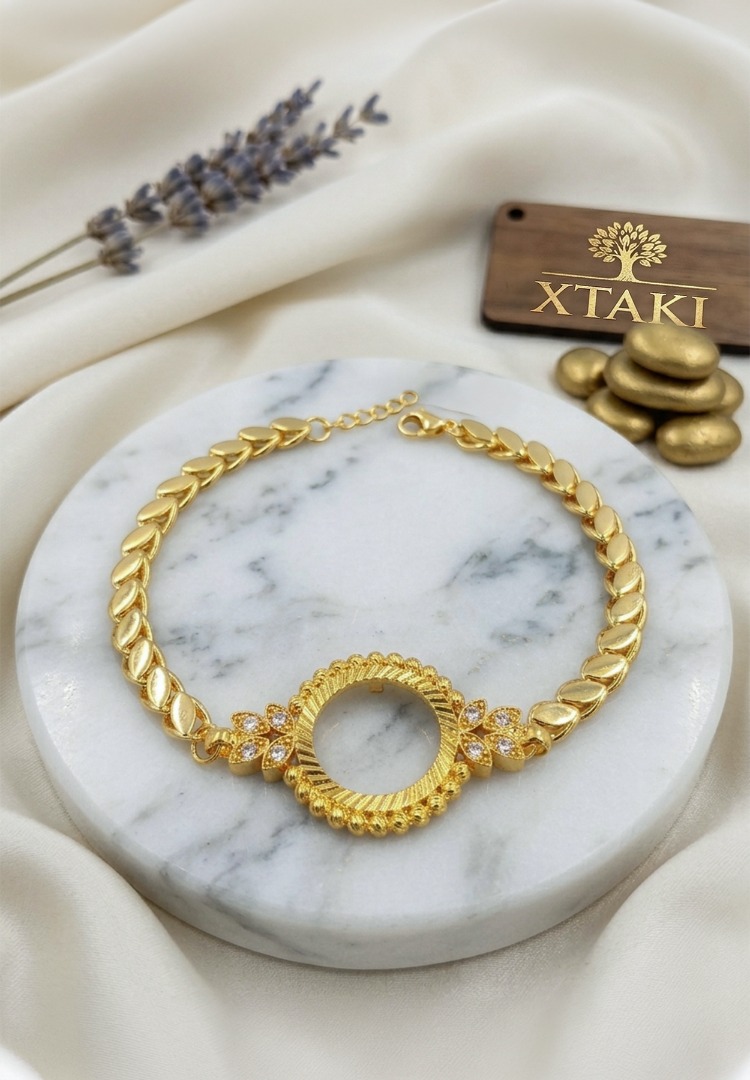 Çeyrekli Bileklik Çerçevesi Çelik Arpa Pullu Halep Zinciri Zirkon Taşlı Gold Kadın Bileklik