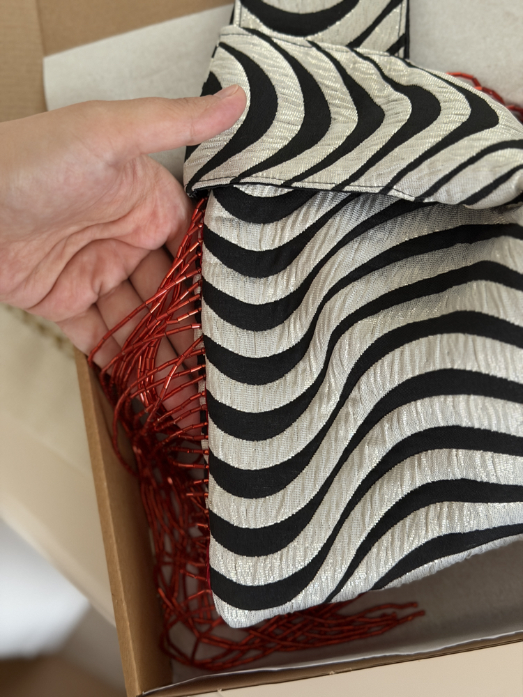 Knot Zebra
