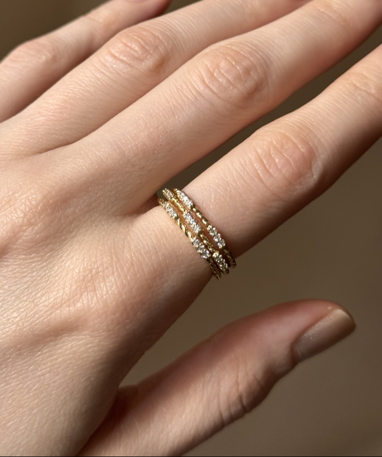 Minik taşlı yüzük / xuping (14kgoldrenk)