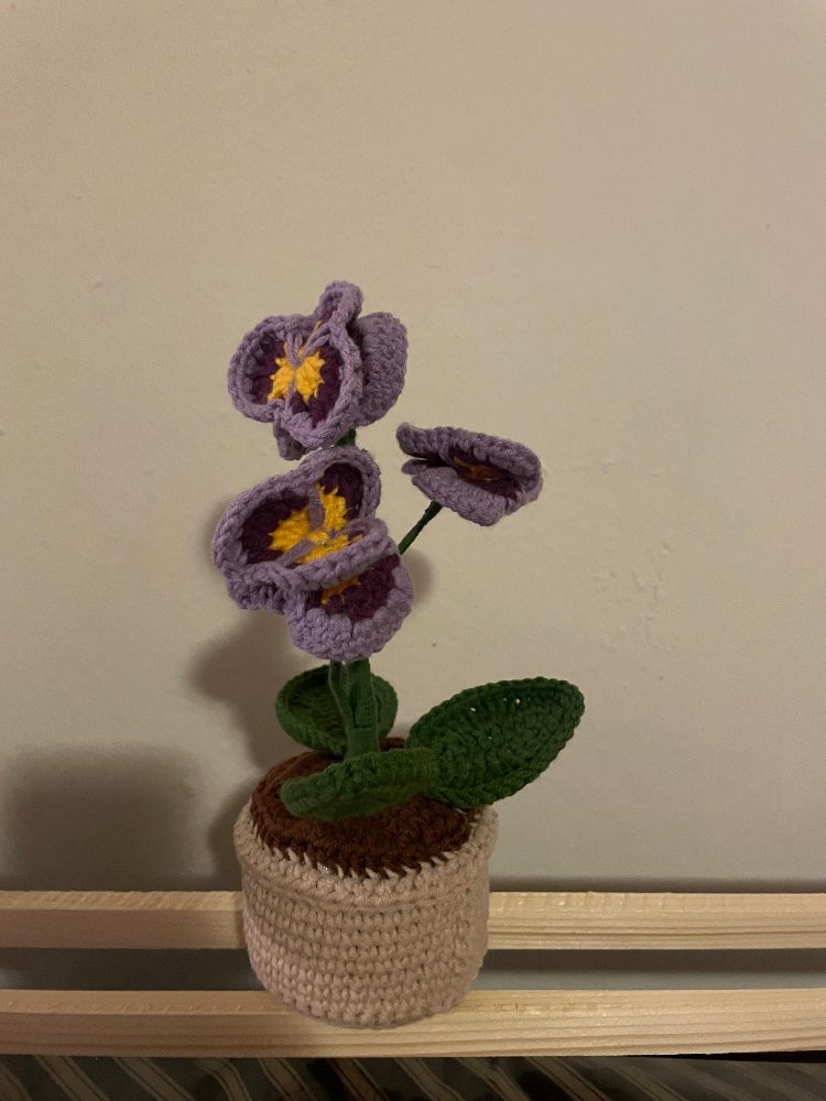 Saksıda El Yapımı Menekşe - Sevimli Amigurumi Dekor