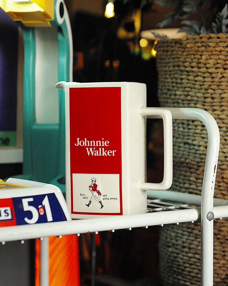 Johnnie Walker Karaf ve Buz Kovası 