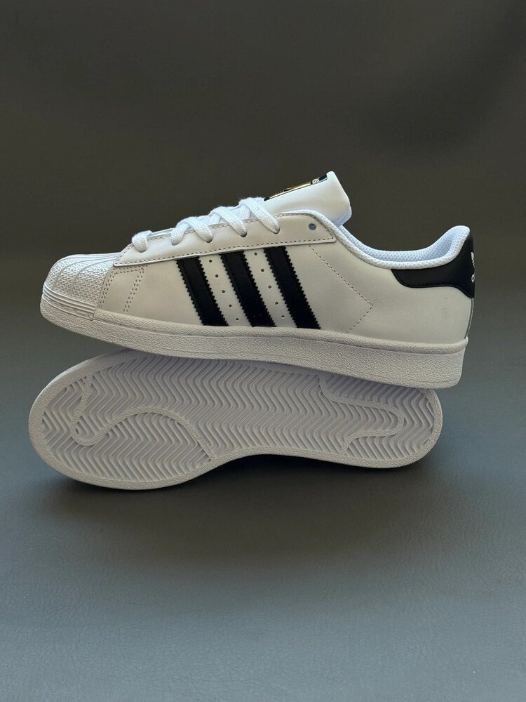 Adidas süperstar beyaz siyah