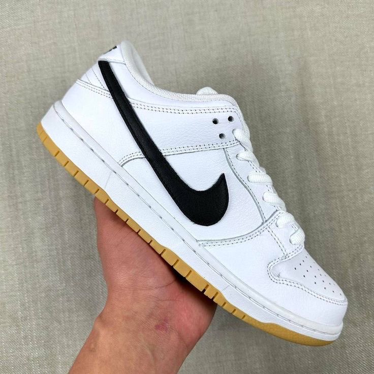 Nike dunk white gum 