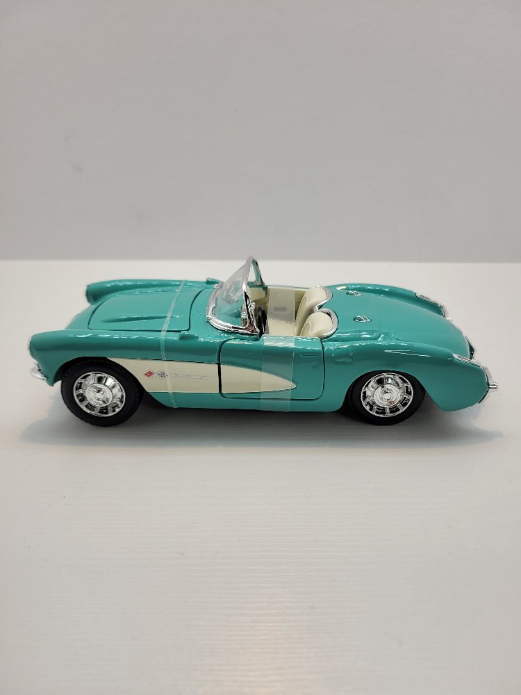 1:24 Ölçek | 1957 Chevrolet Corvette – Maisto 