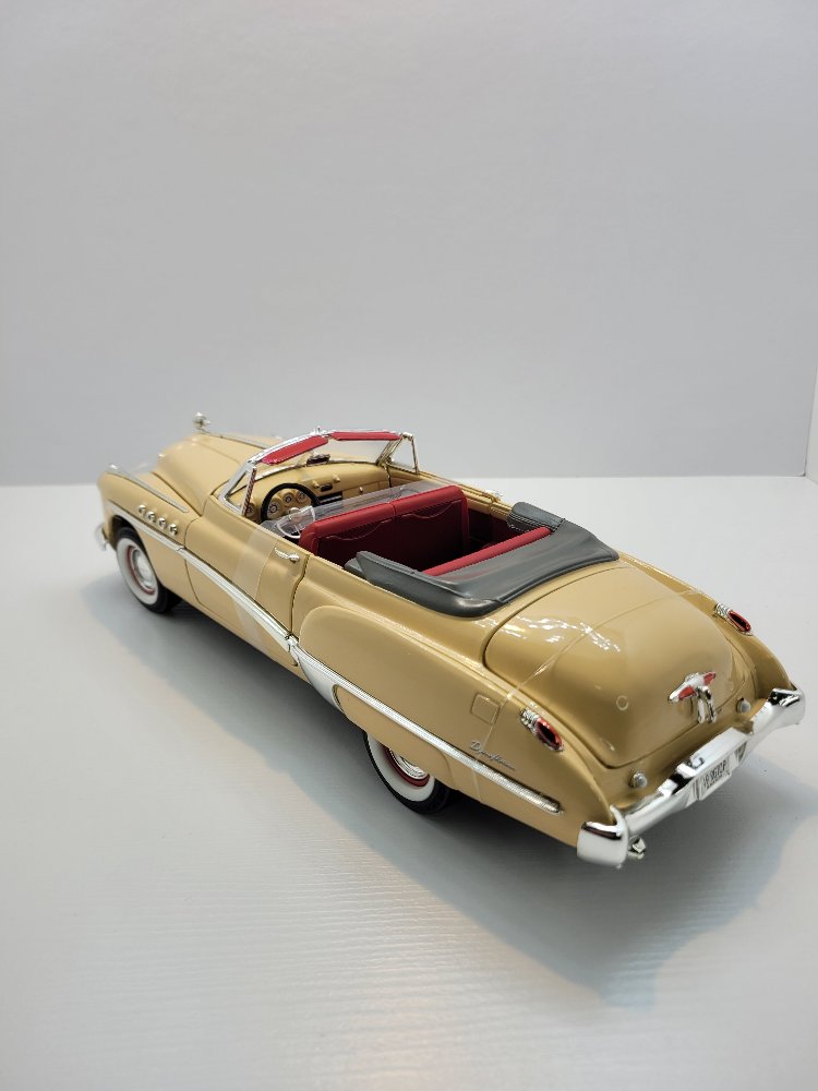 Buick Roadmaster Convertible – Motormax 1:18