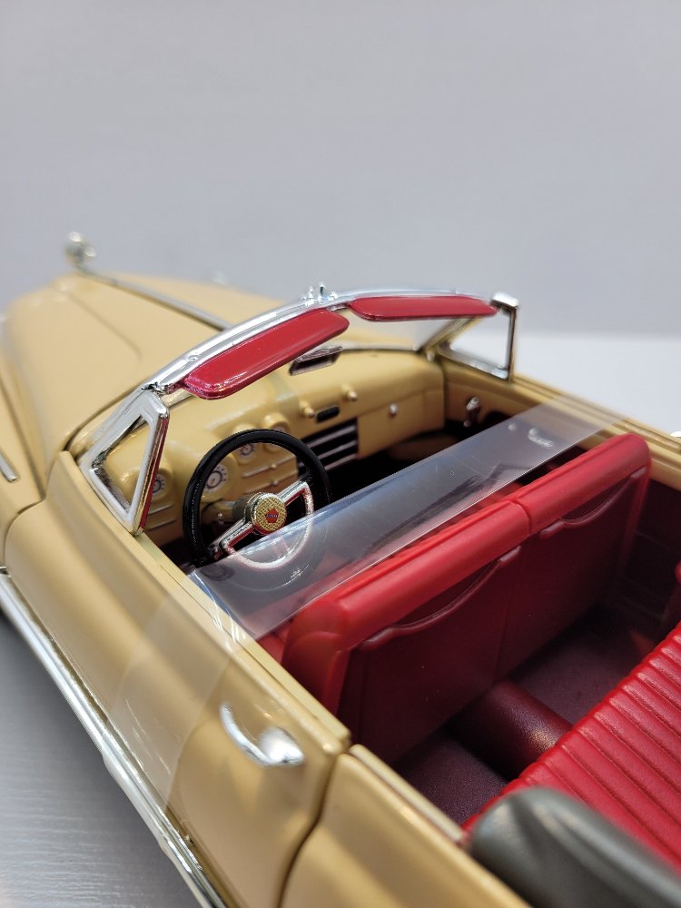 Buick Roadmaster Convertible – Motormax 1:18