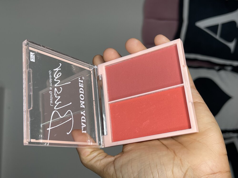 Lady Model Blush