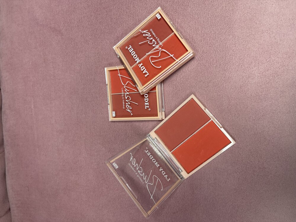 Lady Model Blush