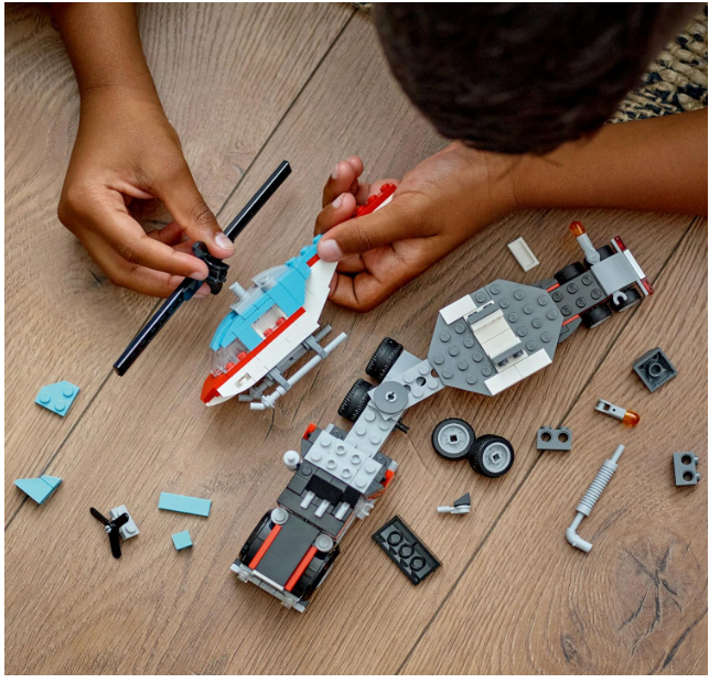 LEGO Creator 3’ü 1 Arada Helikopterli Açık Kasa Kamyon 31146