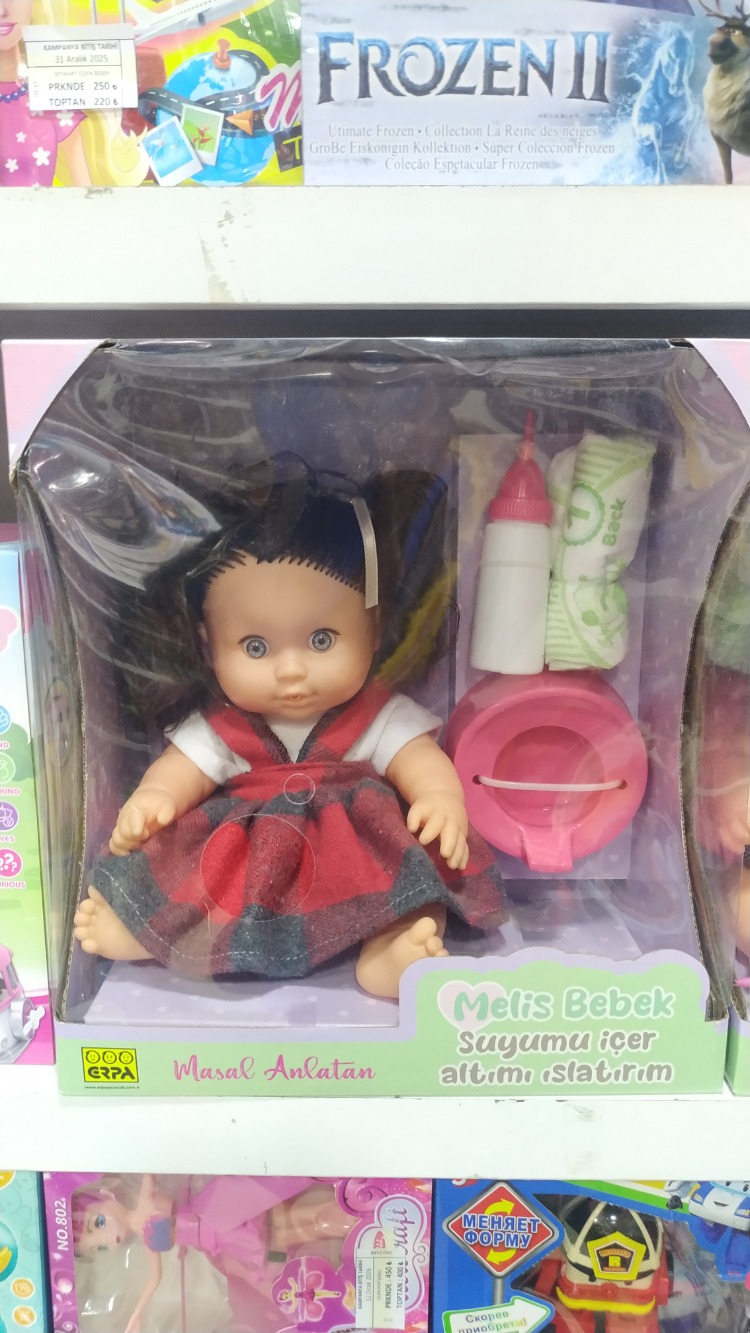 MASAL ANLATAN VE ALTINI ISLATAN MELİS BEBEK