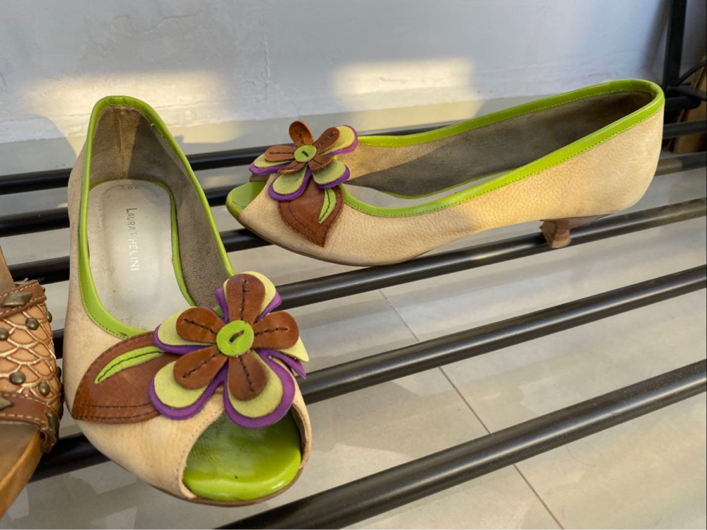 laura chelini suede kitten heels