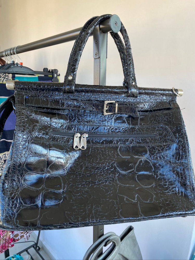 snakey cabin bag