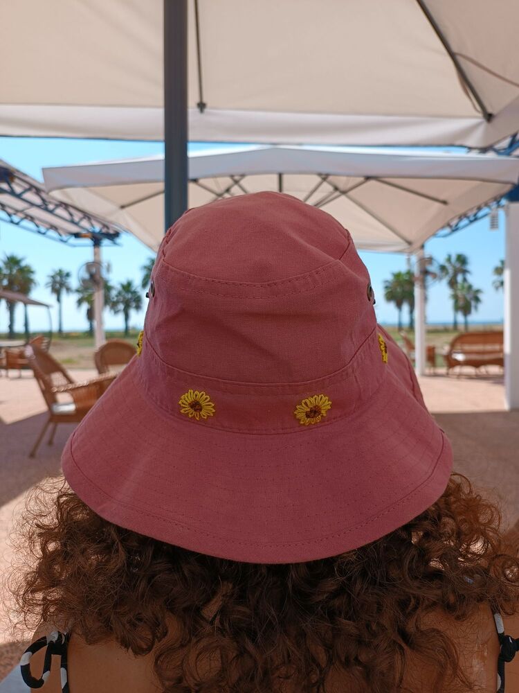 ayçiçek desenli şapka 