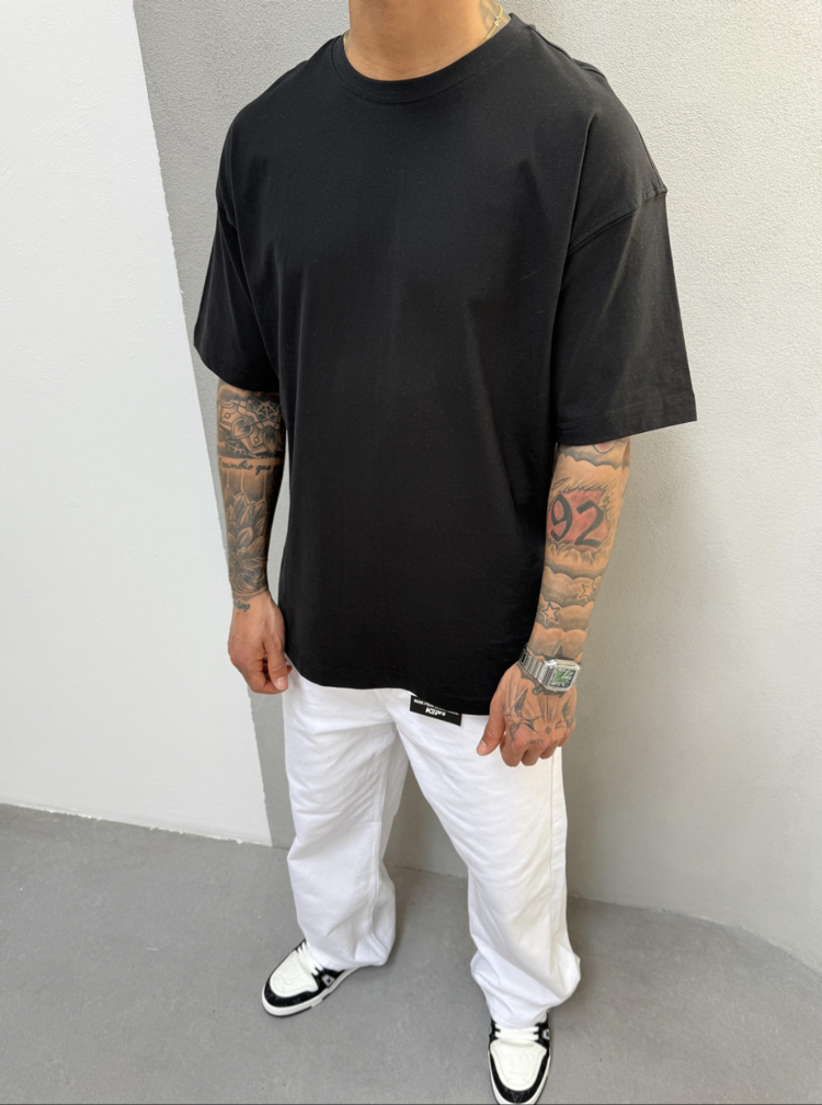 Siyah Yarı Oversize Tshirt 