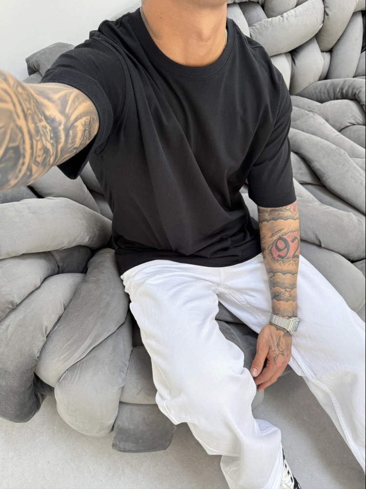 Siyah Yarı Oversize Tshirt 