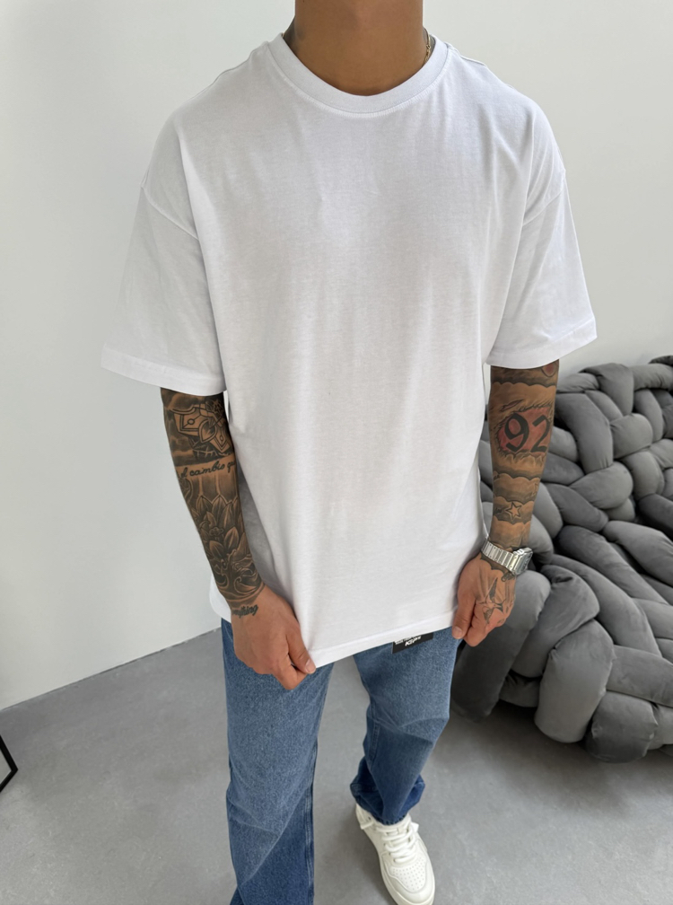 Beyaz Yarı Oversize Tshirt