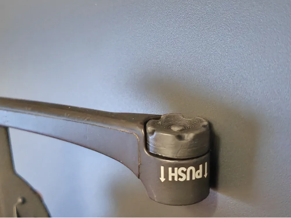 Saab 9-3 Ön Bardaklık Basma Tuşu (Cup Holder Button) Parçası.