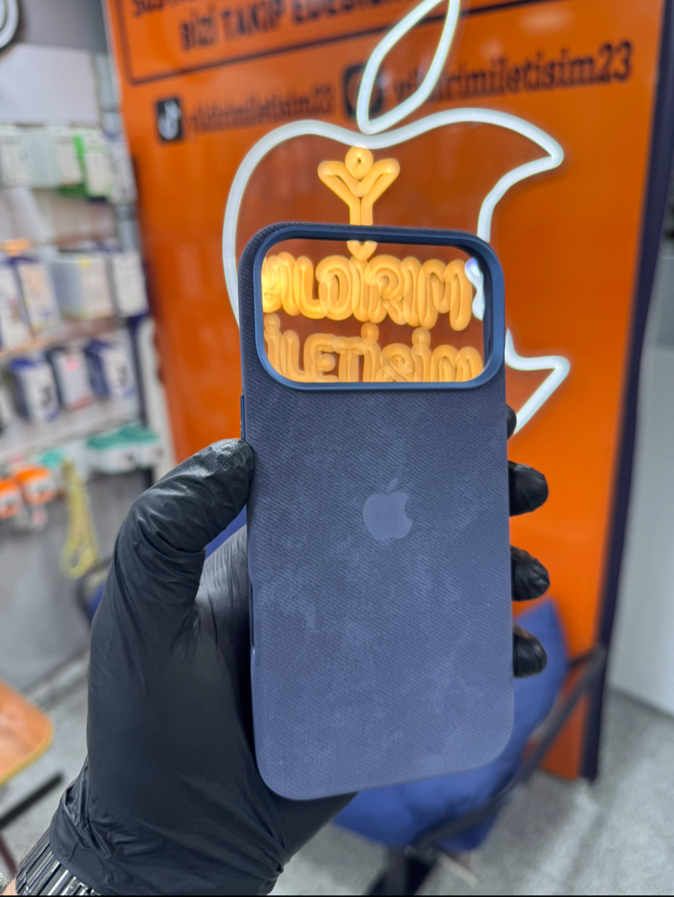 İPHONE 17 PRO VE PRO MAX LOGOLU KILIF