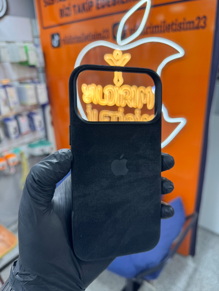 İPHONE 17 PRO VE PRO MAX LOGOLU KILIF