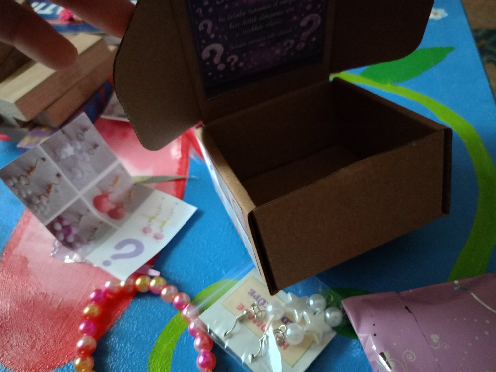 SECRET BOX