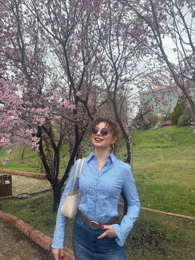 Ayşe Gökçe Coşkun - Eşit Ağırlık 19.976