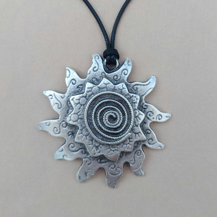 Gümüş Güneş Spiral Kolye