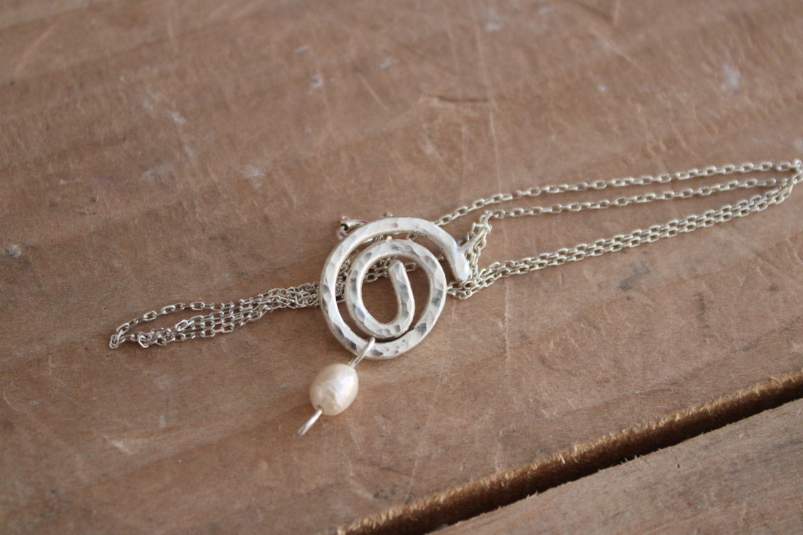 Spiral gümüş kolye