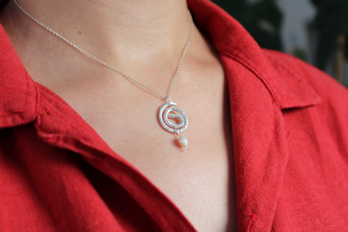 Spiral gümüş kolye