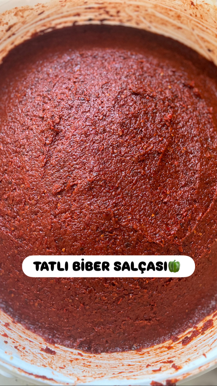 HAKİKİ HATAY TATLI BİBER SALÇASI 20 KG KOVA