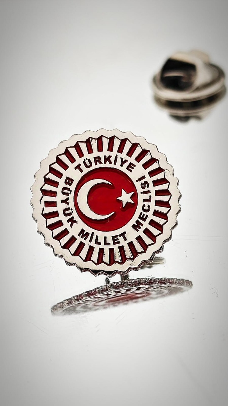 Türkiye Büyük Millet Meclisi Yaka Rozeti