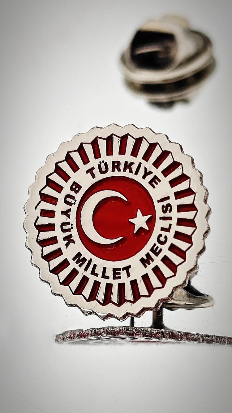 Türkiye Büyük Millet Meclisi Yaka Rozeti