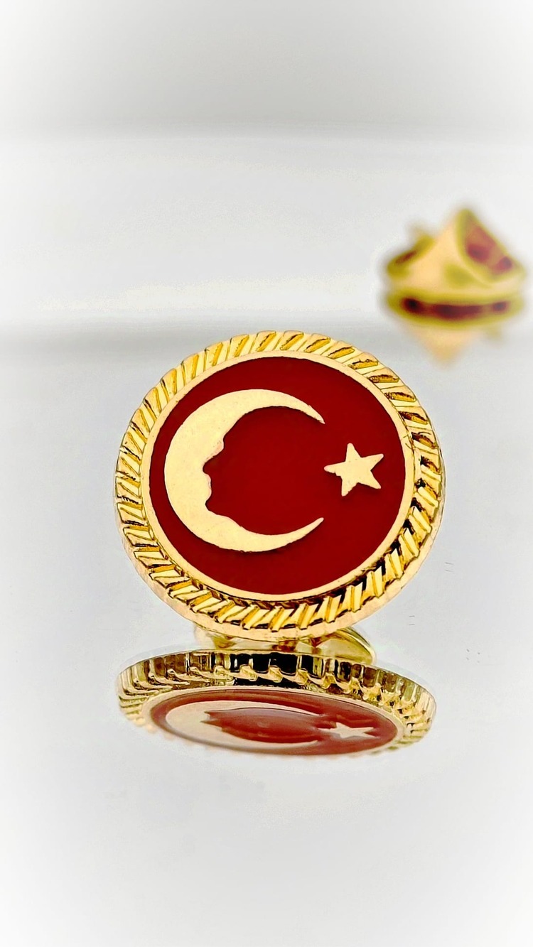 Türk Bayrağı Atatürk Siluetli Altın Kaplama Mineli Yaka Rozeti