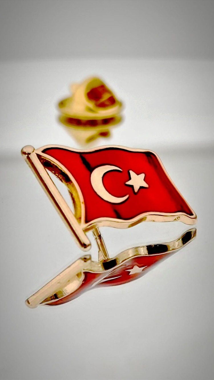 Türk Bayrağı Altın Kaplama Yaka Rozeti 3D(3 Boyutlu Dalgalı)